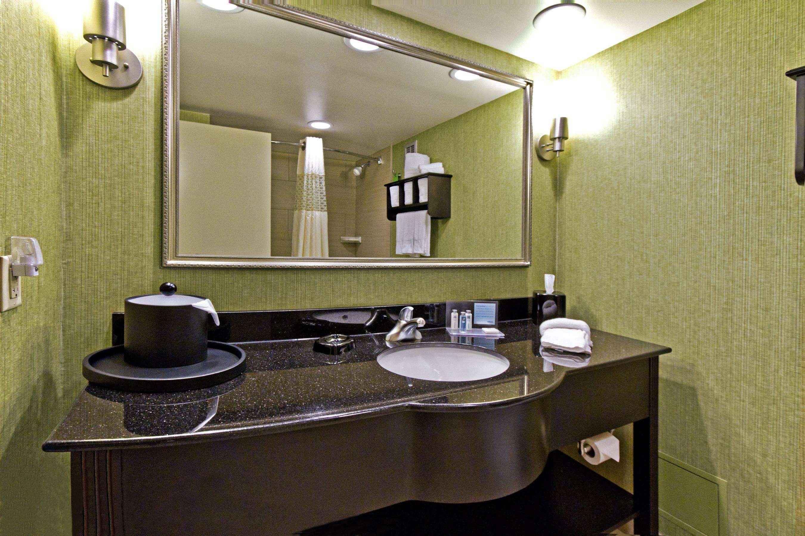 Hampton Inn Asheville-Tunnel Road Room photo