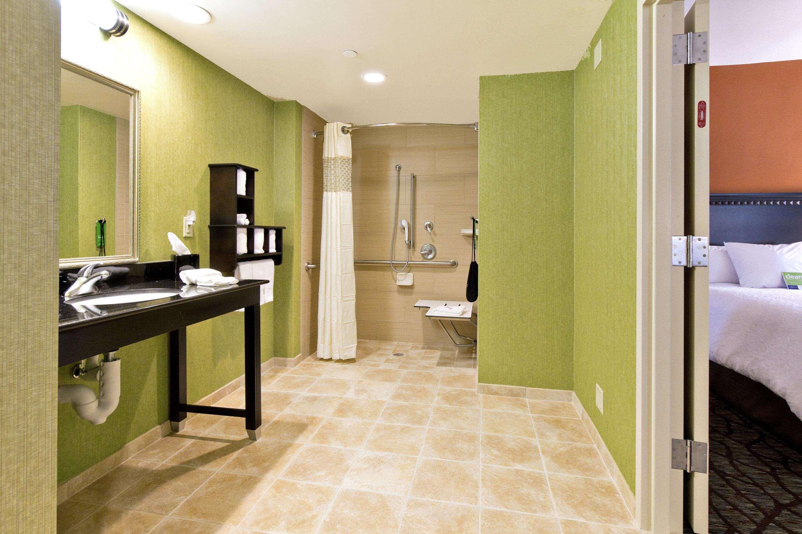 Hampton Inn Asheville-Tunnel Road Room photo